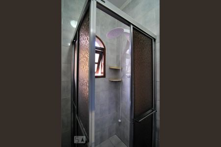 Casa à venda com 178m², 3 quartos e 2 vagasBanheiro 2