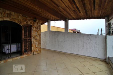 Casa à venda com 178m², 3 quartos e 2 vagasVaranda