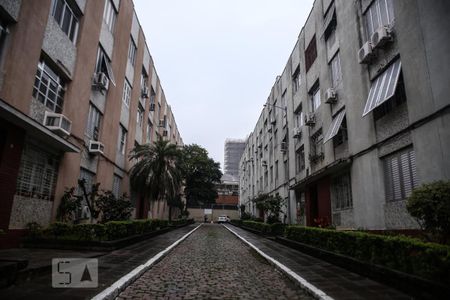 Apartamento à venda com 75m², 2 quartos e sem vagaÁrea comum