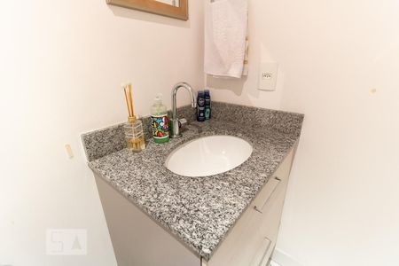 Apartamento à venda com 68m², 2 quartos e 1 vagaBanheiro Social