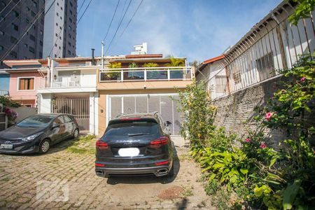 Casa para alugar com 200m², 3 quartos e 2 vagasFachada