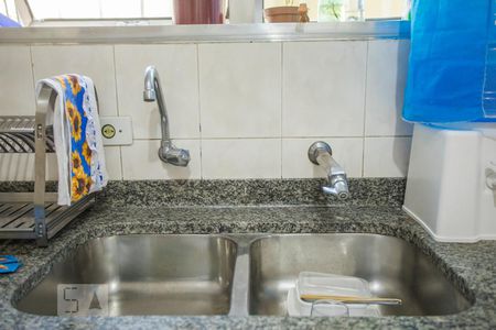 Casa para alugar com 200m², 3 quartos e 2 vagasCozinha - Torneira