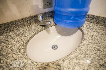 Casa para alugar com 200m², 3 quartos e 2 vagasBanheiro de Serviço 2 - Torneira