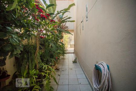 Casa para alugar com 200m², 3 quartos e 2 vagasCorredor externo