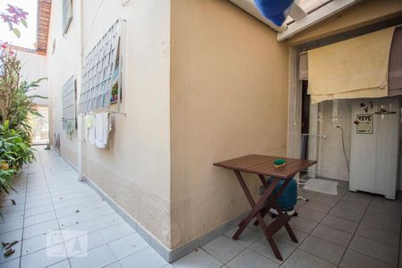 Casa para alugar com 200m², 3 quartos e 2 vagasCorredor externo