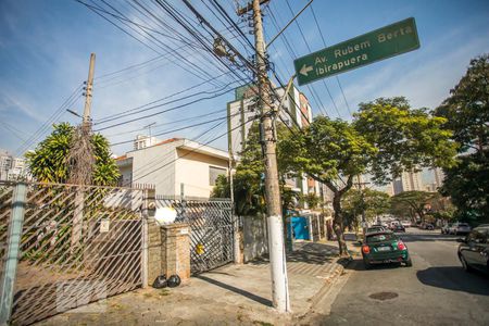 Casa para alugar com 200m², 3 quartos e 2 vagasFachada