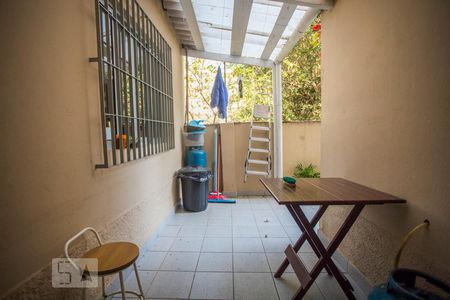 Casa para alugar com 200m², 3 quartos e 2 vagasQuintal