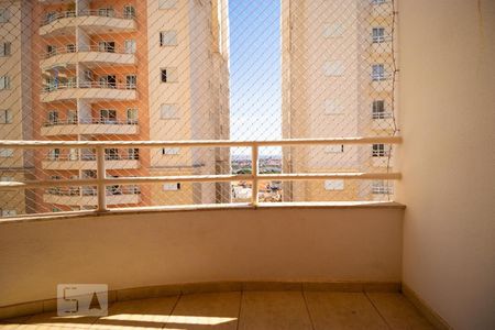 Apartamento à venda com 67m², 3 quartos e 1 vaga Apartamento à venda com 67m², 3 quartos e 1 vagaSacada da Sala e Quarto 01