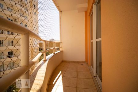 Apartamento à venda com 67m², 3 quartos e 1 vaga Apartamento à venda com 67m², 3 quartos e 1 vagaSacada da Sala e Quarto 01