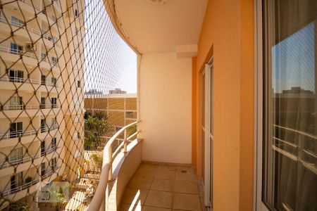 Apartamento à venda com 67m², 3 quartos e 1 vaga Apartamento à venda com 67m², 3 quartos e 1 vagaSacada da Sala e Quarto 01