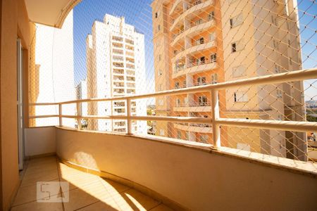 Apartamento à venda com 67m², 3 quartos e 1 vaga Apartamento à venda com 67m², 3 quartos e 1 vagaSacada da Sala e Quarto 01