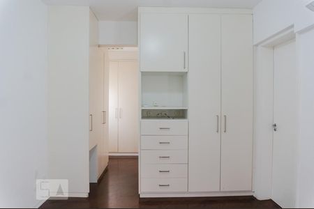Apartamento à venda com 160m², 3 quartos e 2 vagas Apartamento à venda com 160m², 3 quartos e 2 vagasSuíte 1