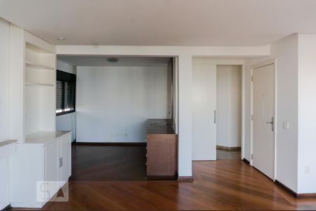 Sala de apartamento à venda com 3 quartos, 160m² em Pacaembu, São Paulo