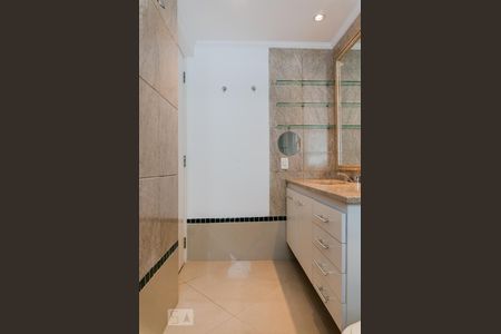 Apartamento à venda com 160m², 3 quartos e 2 vagas Apartamento à venda com 160m², 3 quartos e 2 vagasBanheiro da Suíte 2