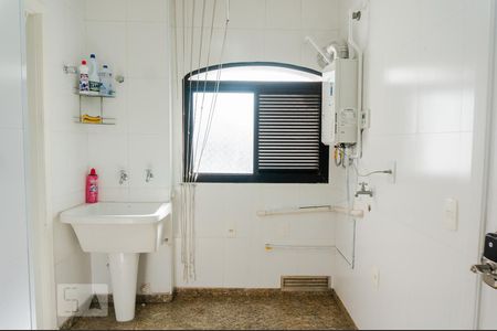 Apartamento à venda com 160m², 3 quartos e 2 vagas Apartamento à venda com 160m², 3 quartos e 2 vagasÁrea de Serviço