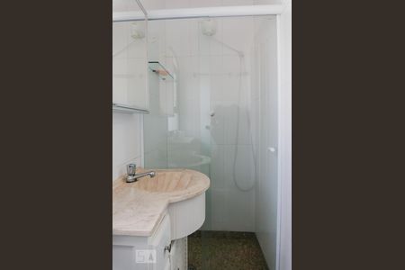 Apartamento à venda com 160m², 3 quartos e 2 vagas Apartamento à venda com 160m², 3 quartos e 2 vagasBanheiro de Serviço