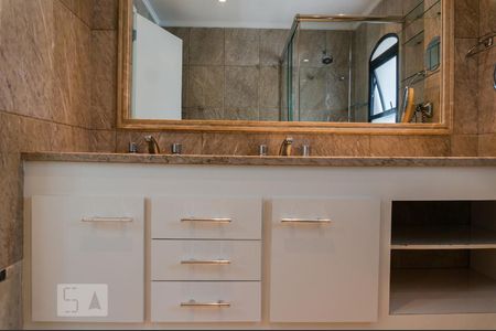 Apartamento à venda com 160m², 3 quartos e 2 vagas Apartamento à venda com 160m², 3 quartos e 2 vagasBanheiro da Suíte 1