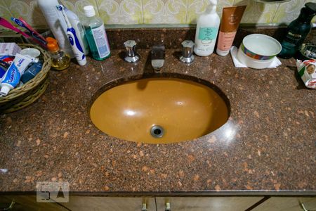 Casa à venda com 440m², 8 quartos e 3 vagasCasa 4 - Banheiro