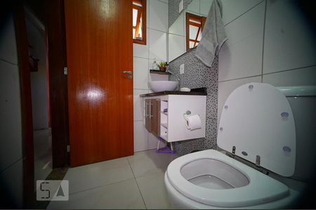 Casa à venda com 120m², 4 quartos e 2 vagasBanheiro