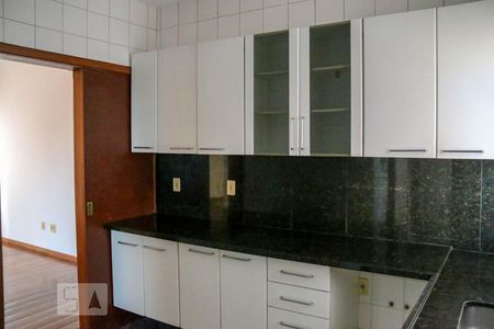 Apartamento à venda com 270m², 3 quartos e 2 vagasCozinha