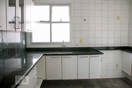 Apartamento à venda com 270m², 3 quartos e 2 vagasCozinha