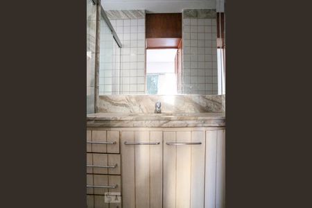 Apartamento à venda com 270m², 3 quartos e 2 vagasBanheiro da Suíte