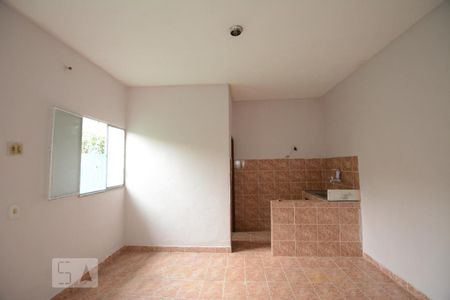 Sala de casa para alugar com 1 quarto, 38m² em Irajá, Rio de Janeiro