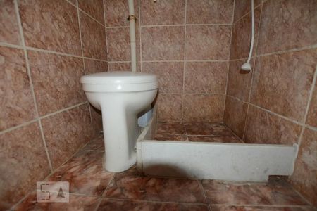 Banheiro Social de casa para alugar com 1 quarto, 38m² em Irajá, Rio de Janeiro