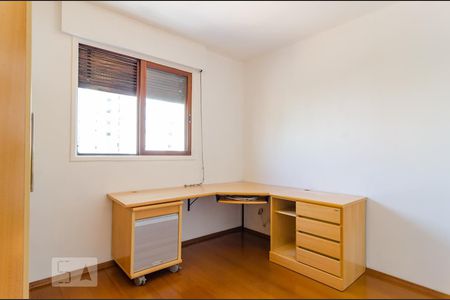 Quarto 2 de apartamento para alugar com 2 quartos, 61m² em Vila Alexandria, São Paulo