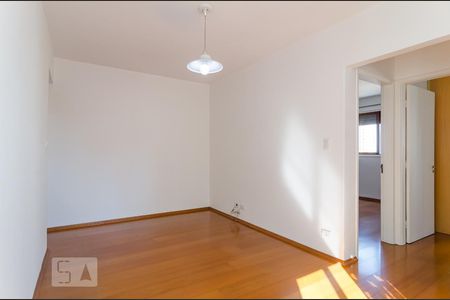 Sala de apartamento para alugar com 2 quartos, 61m² em Vila Alexandria, São Paulo