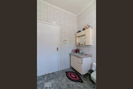 Casa à venda com 70m², 2 quartos e 2 vagasBanheiro