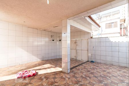 Casa à venda com 70m², 2 quartos e 2 vagasGaragem e quintal