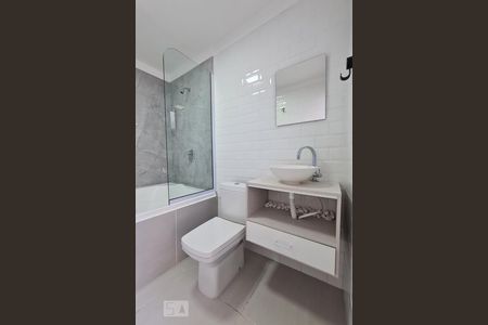 Casa de condomínio para alugar com 142m², 3 quartos e 2 vagasBanheiro Externo