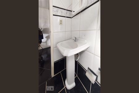 Casa à venda com 495m², 3 quartos e 3 vagasBanheiro da Suíte