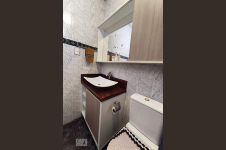 Casa à venda com 495m², 3 quartos e 3 vagasBanheiro 1