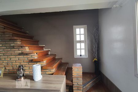 Casa à venda com 495m², 3 quartos e 3 vagasEscada