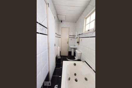 Casa à venda com 495m², 3 quartos e 3 vagasBanheiro da Suíte