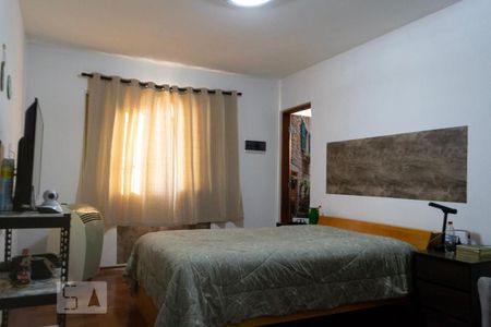 Casa à venda com 150m², 4 quartos e 2 vagasSuíte