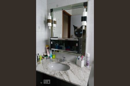 Casa à venda com 150m², 4 quartos e 2 vagasBanheiro