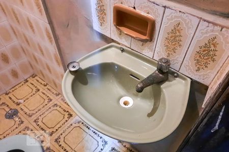 Casa à venda com 200m², 3 quartos e 2 vagas Casa à venda com 200m², 3 quartos e 2 vagasBanheiro de Serviço