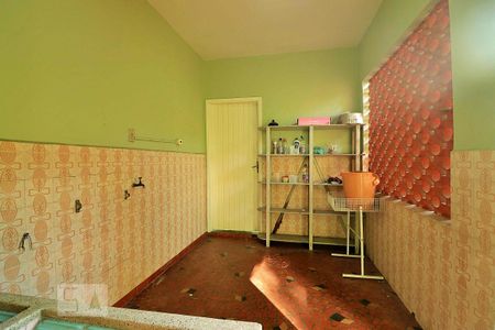 Casa à venda com 126m², 5 quartos e 1 vagaÁrea de Serviço