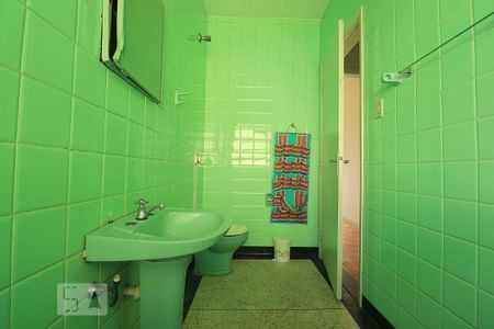 Casa à venda com 126m², 5 quartos e 1 vagaBanheiro