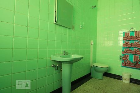 Casa à venda com 126m², 5 quartos e 1 vagaBanheiro