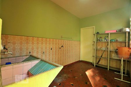Casa à venda com 126m², 5 quartos e 1 vagaÁrea de Serviço