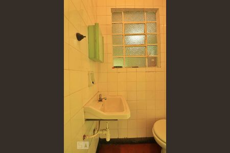 Casa à venda com 126m², 5 quartos e 1 vagaBanheiro de Serviço