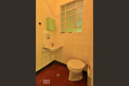 Casa à venda com 126m², 5 quartos e 1 vagaBanheiro de Serviço