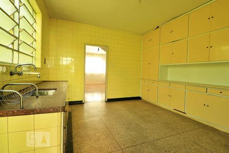 Casa à venda com 126m², 5 quartos e 1 vagaCozinha