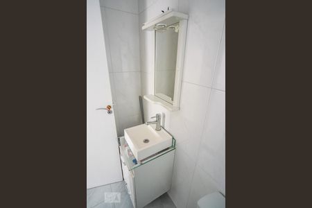 Casa à venda com 500m², 7 quartos e 8 vagasBanheiro da Suíte 2