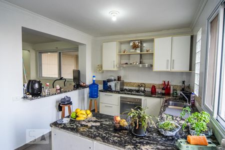 Casa à venda com 500m², 7 quartos e 8 vagasCozinha