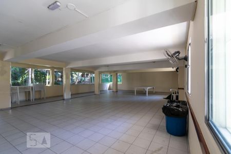 Apartamento para alugar com 50m², 2 quartos e 1 vagaÁrea comum - Salão de festas